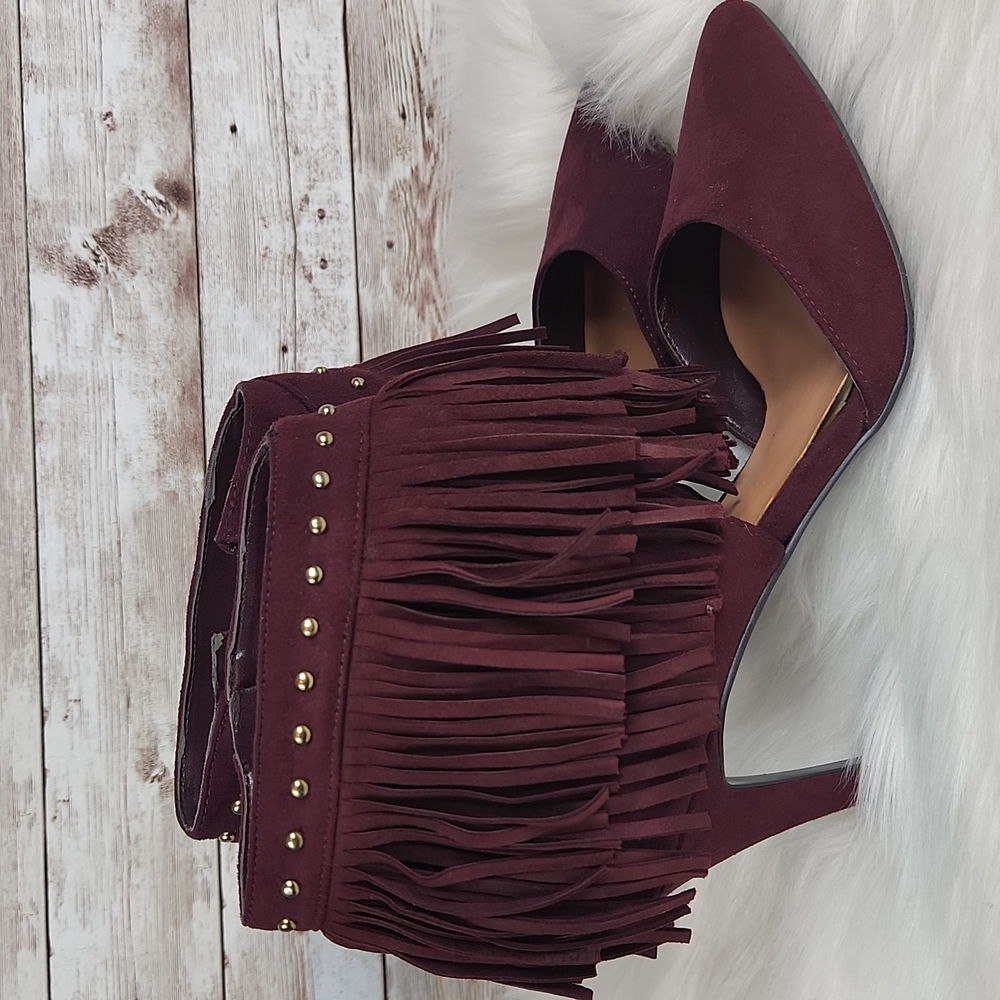 Nine West, women's Burgandy fringed suede heels, small gold hardware, Sz 6 1/2 - Picture 2 of 11